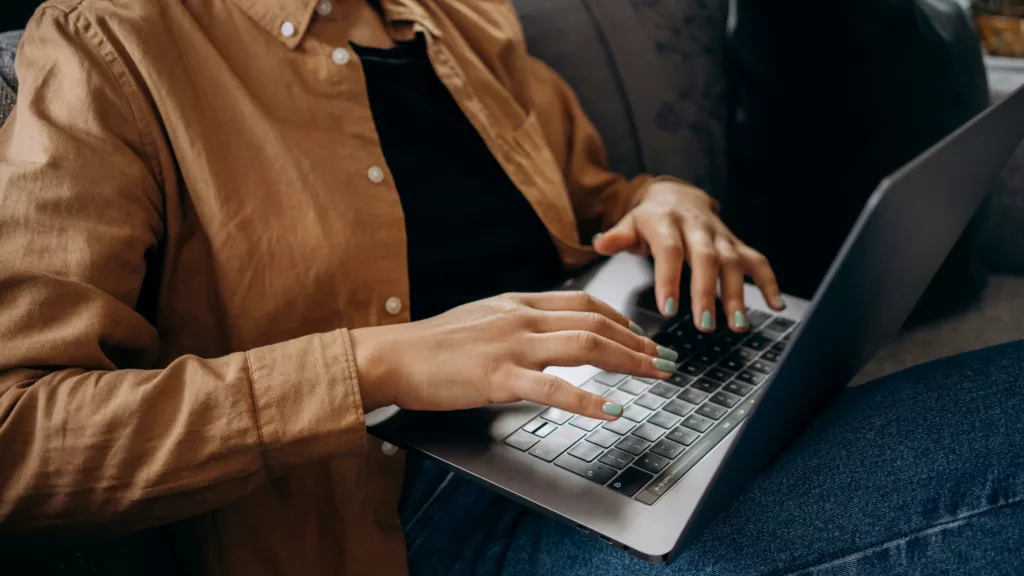 laptop on lap ergonomic